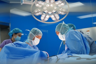 Thay khớp háng DAA - chấm dứt 10 năm "chân thấp chân cao", đi xe máy dễ dàng