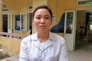 Chị Ngô Kim Ngân, cán bộ Trung tâm nuôi dưỡng trẻ em khuyết tật Hà Nội