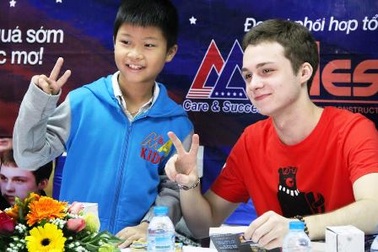 Thần đồng văn học mời người khiếm thị Việt Nam sang Nga biểu diễn