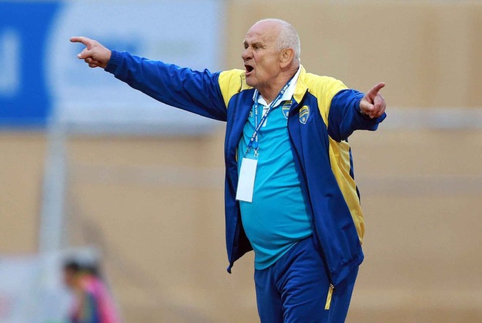 Kiatisuk và những huấn luyện viên nổi tiếng hiện diện ở V-League 2021 - 2 Kiatisuk và những huấn luyện viên nổi tiếng hiện diện ở V-League 2021 - 2