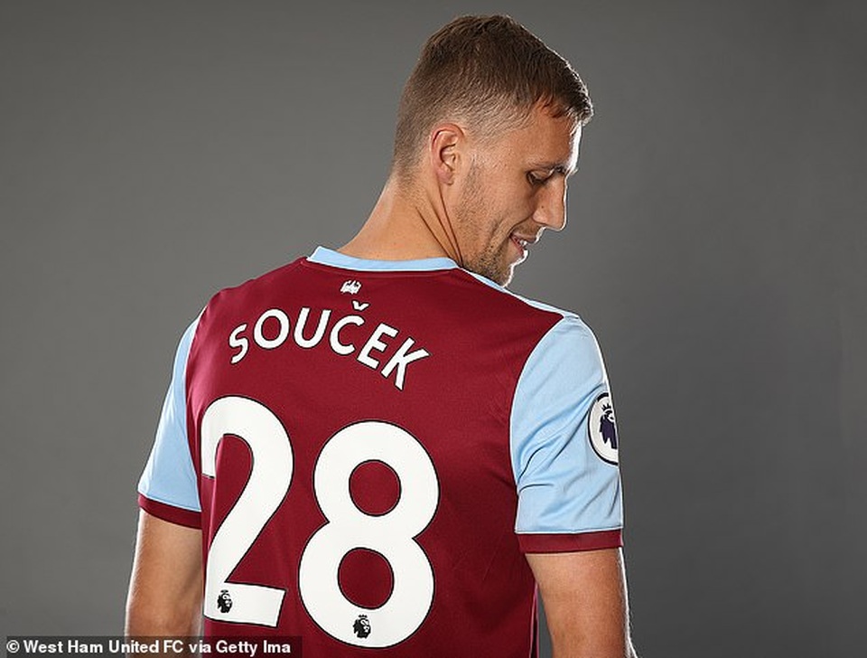 Toàn cảnh thị trường chuyển nhượng mùa đông tại Premier League - 12 Toàn cảnh thị trường chuyển nhượng mùa đông tại Premier League - 12