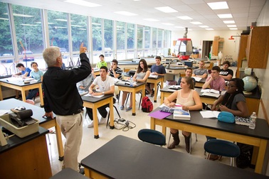 Sau hơn một thập kỷ, giáo dục trung học Mỹ… không mấy thay đổi?