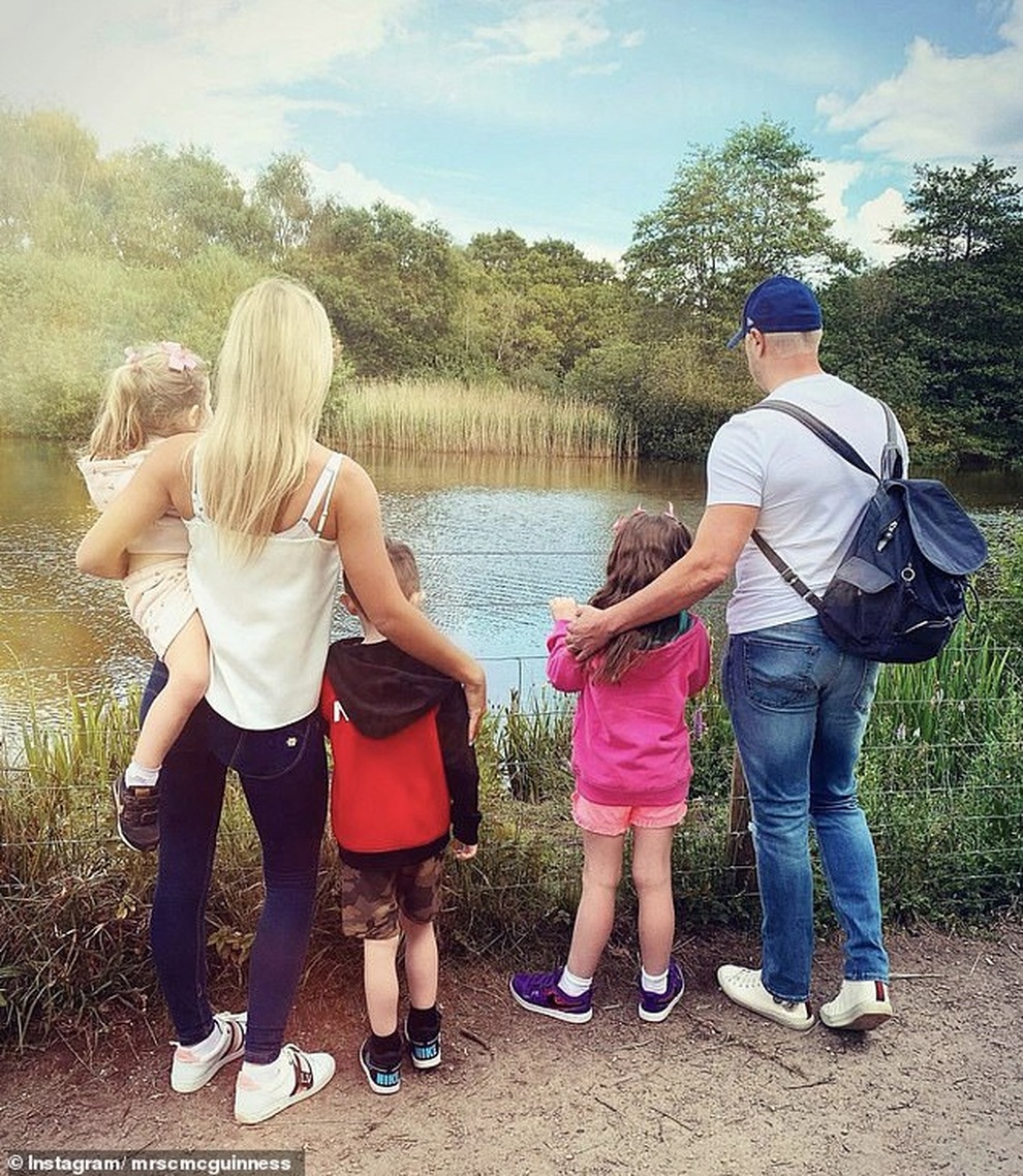 Hoa hậu người Anh kể về nỗi vất vả khi nuôi dạy ba đứa con tự kỷ - 3