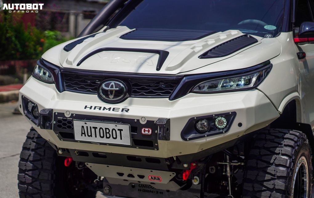 Chiêm ngưỡng chiếc Toyota Fortuner đặc biệt, thách thức mọi địa hình - 3 Chiêm ngưỡng chiếc Toyota Fortuner đặc biệt, thách thức mọi địa hình - 3