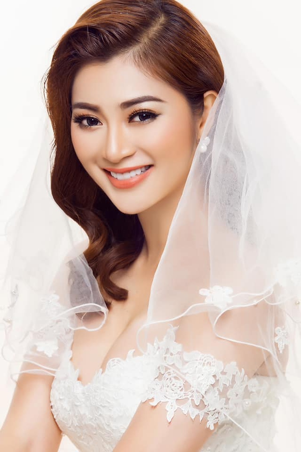 Thanh Trúc sau 1 năm ở ẩn: Lên chức mẹ tuổi 38, giấu kín danh tính ông xã - 2 Thanh Trúc sau 1 năm ở ẩn: Lên chức mẹ tuổi 38, giấu kín danh tính ông xã - 2