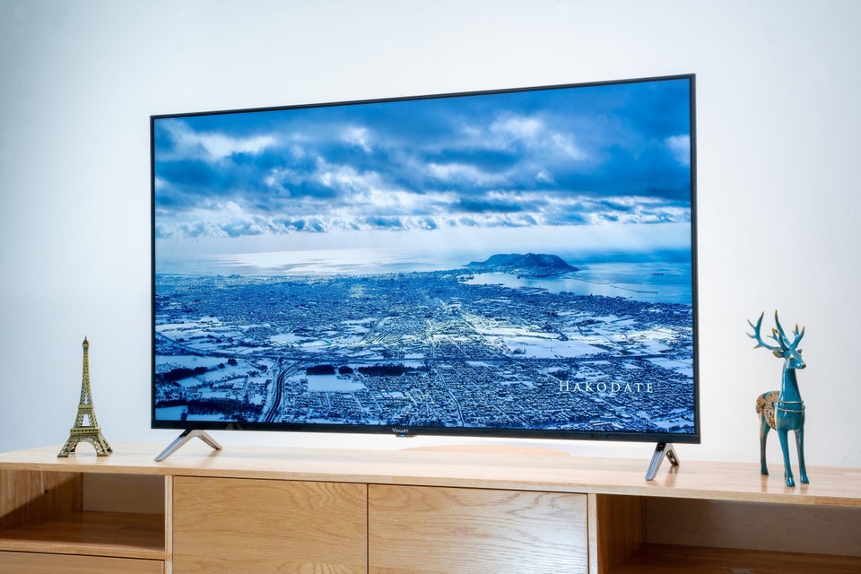 Mở bán rộng rãi, TV Vsmart ưu đãi giá để cạnh tranh LG, Samsung - 1