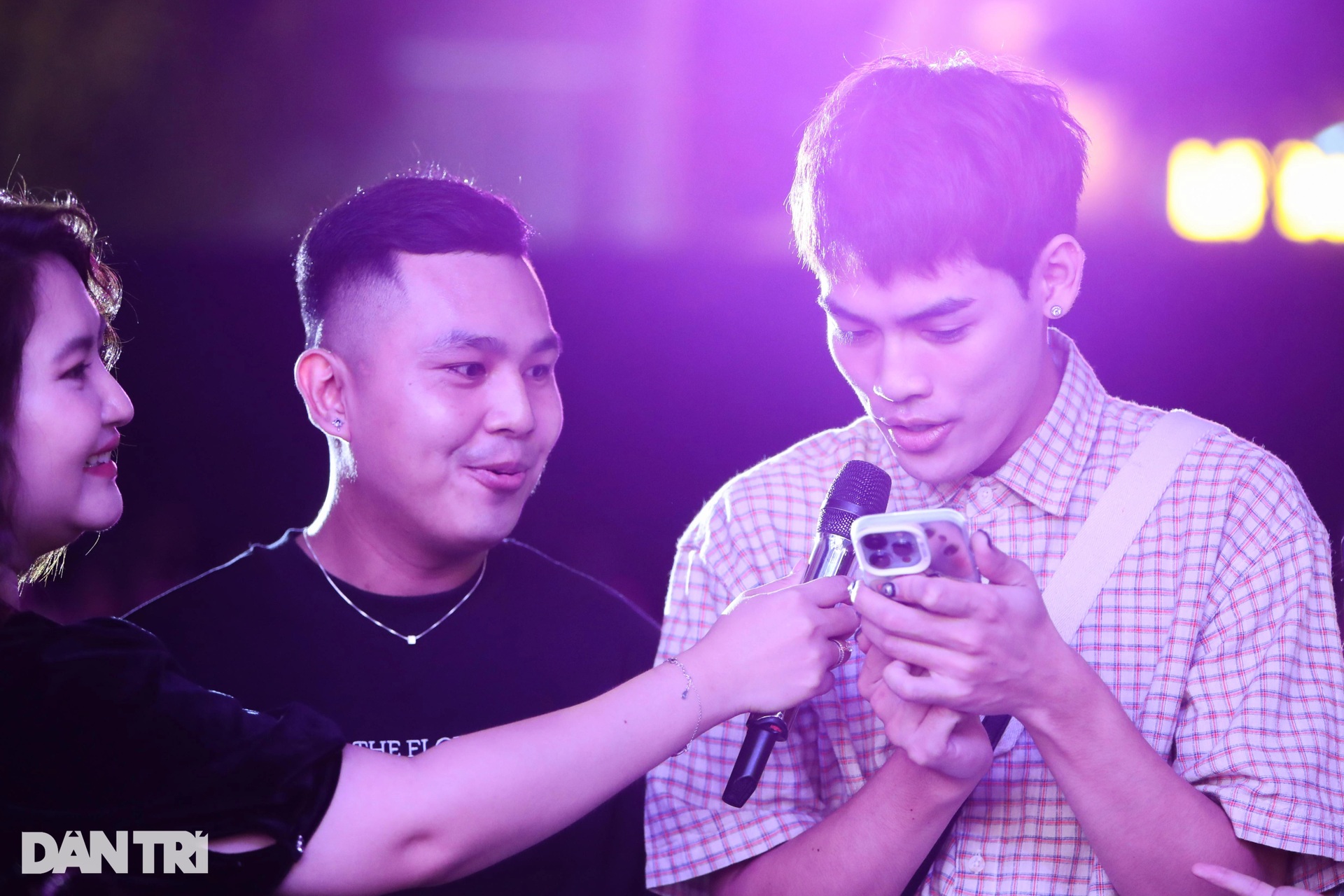 Hương Tràm tái ngộ khán giả sau 5 năm: Tôi từng sợ trở về, sợ bão giông - 6 Hương Tràm tái ngộ khán giả sau 5 năm: Tôi từng sợ trở về, sợ bão giông - 6