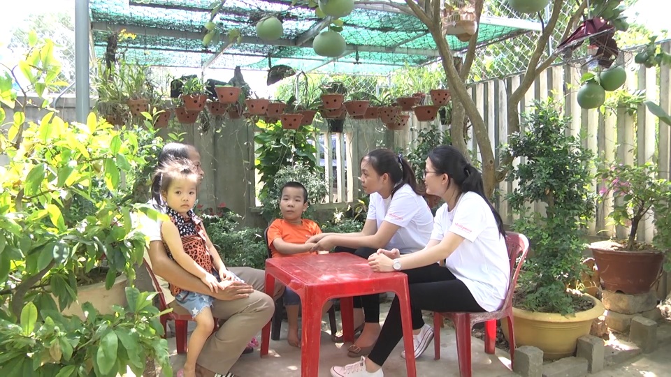 Cậu học trò 9 tuổi viết ước mơ bằng đôi chân tật nguyền - 4 Cậu học trò 9 tuổi viết ước mơ bằng đôi chân tật nguyền - 4