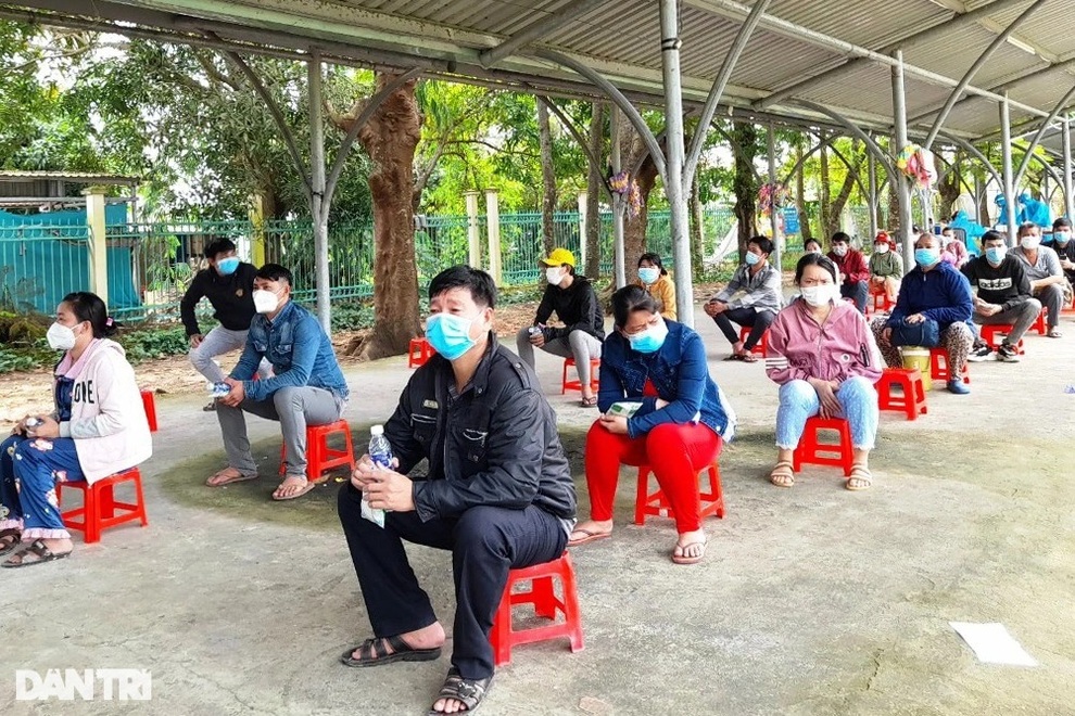 Công dân An Giang hồi hương, âm tính virus SARS-CoV-2 được về nhà cách ly - 2 Công dân An Giang hồi hương, âm tính virus SARS-CoV-2 được về nhà cách ly - 2
