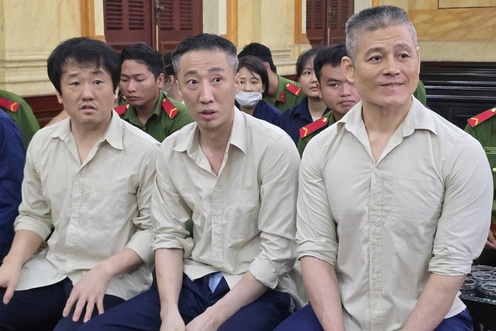Chủ nhà hàng Hàn Quốc lĩnh án khi để tiếp viên bán dâm ở TPHCM - 1 Chủ nhà hàng Hàn Quốc lĩnh án khi để tiếp viên bán dâm ở TPHCM - 1