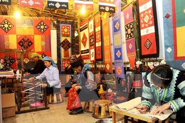 Nhiều hoạt động văn hoá - nghệ thuật đặc sắc trong “Hội Xuân Bính Thân 2016”