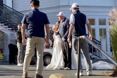 Hành động gây thiện cảm của ông Trump dù biết tin thất cử