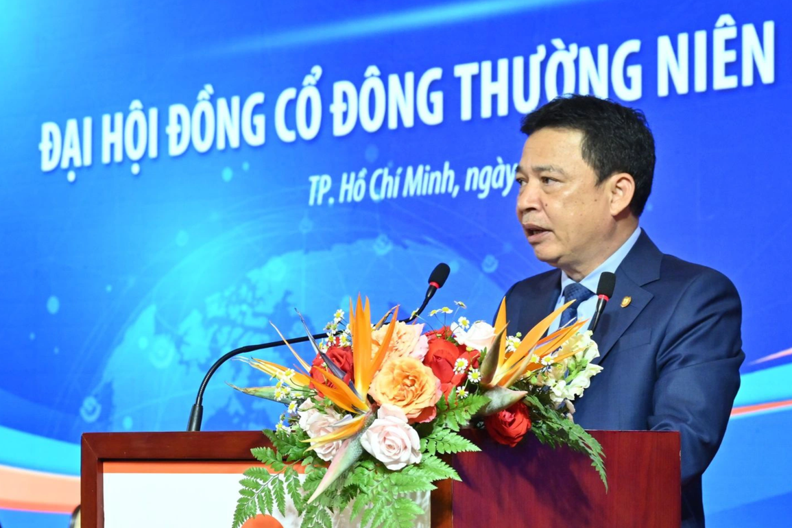 Cổ đông hỏi vì sao cổ phiếu giảm, CEO LienVietPostBank: Không thể biết - 1 Cổ đông hỏi vì sao cổ phiếu giảm, CEO LienVietPostBank: Không thể biết - 1