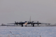 Nga điều máy bay ném bom tuần tra trên biển Nhật Bản