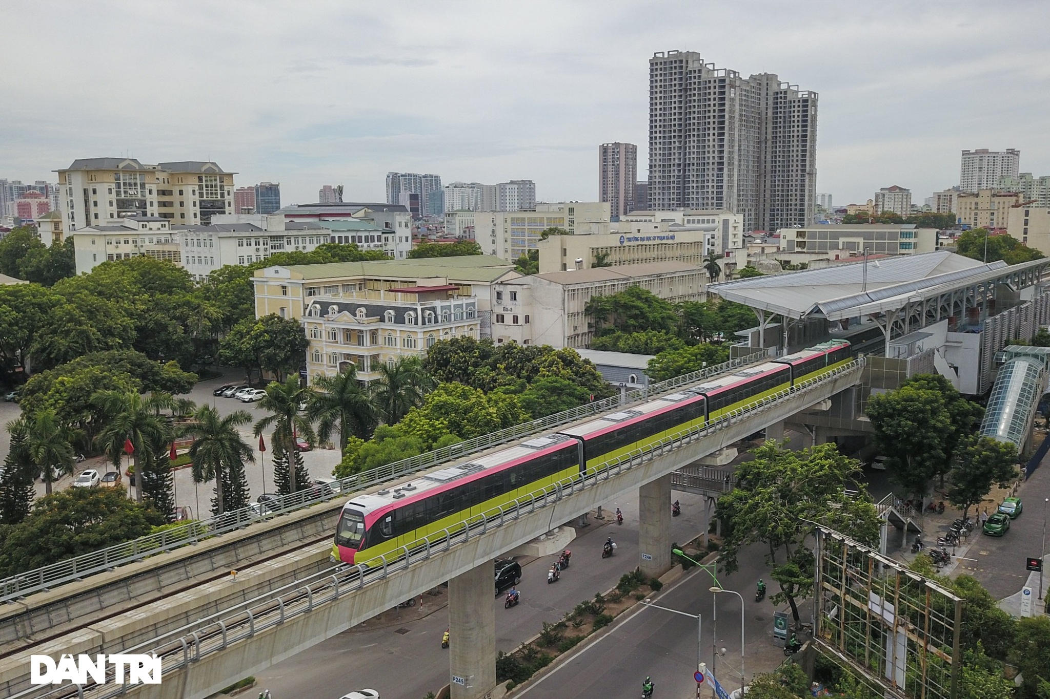Cận cảnh đoàn tàu chạy thử toàn tuyến phần trên cao Metro Nhổn - ga Hà Nội - 9 Cận cảnh đoàn tàu chạy thử toàn tuyến phần trên cao Metro Nhổn - ga Hà Nội - 9