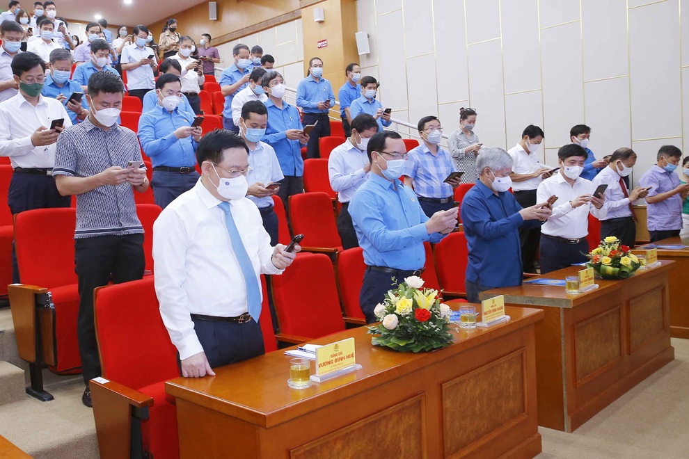 Chủ tịch Quốc hội: Công khai minh bạch kinh phí ủng hộ chống dịch Covid-19 - 2 Chủ tịch Quốc hội: Công khai minh bạch kinh phí ủng hộ chống dịch Covid-19 - 2