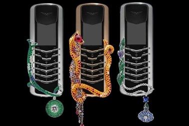 Choáng với giá các điện thoại "độc" hình Rắn