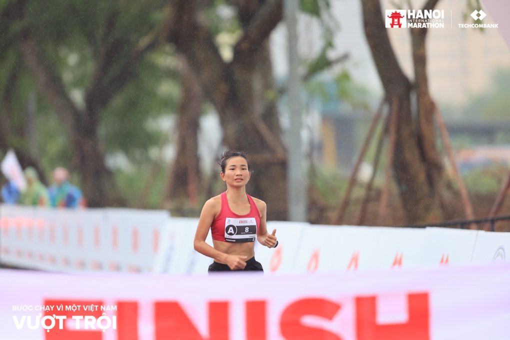 Marathon Quốc tế Hà Nội Techcombank mùa 3: Hành trình của tinh thần thể thao kiên định, mạnh mẽ - 3 Marathon Quốc tế Hà Nội Techcombank mùa 3: Hành trình của tinh thần thể thao kiên định, mạnh mẽ - 3
