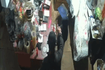 Thiếu niên 16 tuổi xịt hơi cay cướp tiền