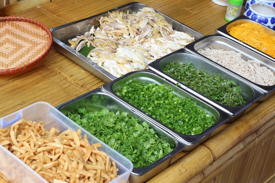 Cuối tuần, người dân đổ về phố đi bộ trải nghiệm tour ẩm thực Hà Nội - 4 Cuối tuần, người dân đổ về phố đi bộ trải nghiệm tour ẩm thực Hà Nội - 4