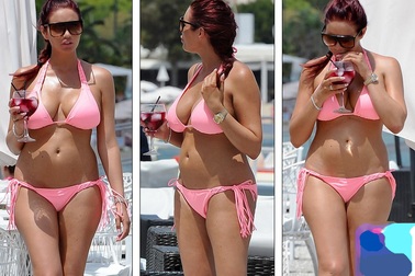Amy Childs tự tin diện áo tắm sau 2 tháng sinh nở