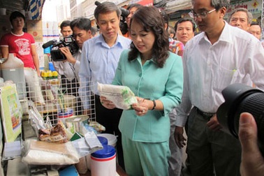 Thực phẩm không an toàn vẫn công khai lưu thông