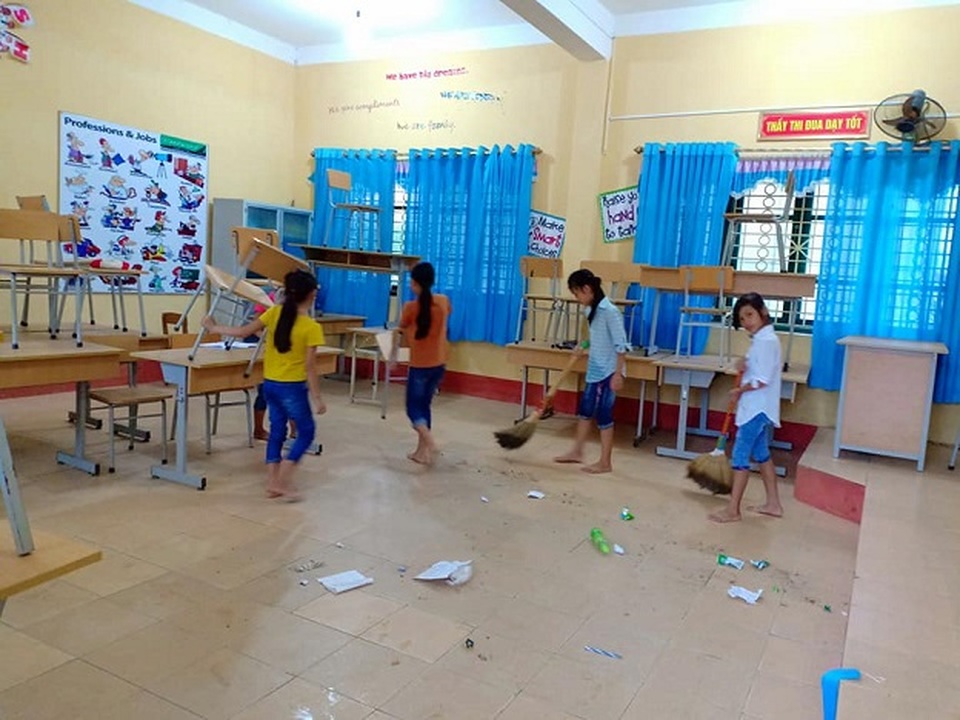 Bắt học sinh quỳ gối là cách giáo dục tạo ra thế hệ nhu nhược và bạo lực! - 2 Bắt học sinh quỳ gối là cách giáo dục tạo ra thế hệ nhu nhược và bạo lực! - 2