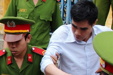 "Yêu" con gái riêng của người tình đến mang thai 