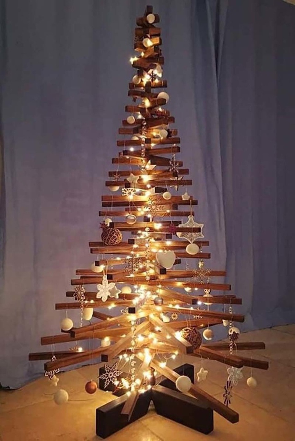 Điểm danh những cây thông đang hot hit trên thị trường Noel - 2 Điểm danh những cây thông đang hot hit trên thị trường Noel - 2