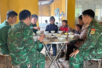 Vụ quả đồi đổ ập: Nhận nuôi con của vợ chồng nghi bị vùi lấp