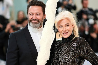 Tài tử "Người Sói" Hugh Jackman ly hôn vợ sau 27 năm gắn bó