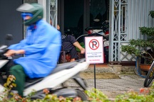 Những biển báo tự chế ở Đà Nẵng khiến các tài xế khó xử