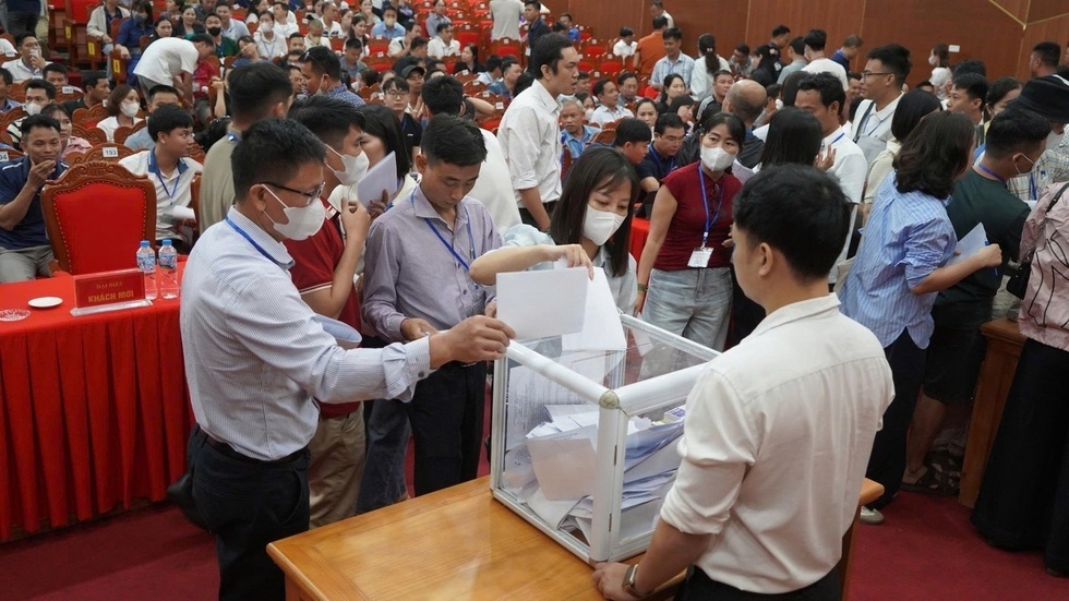 Ngăn chặn, xử lý triệt để tình trạng “cò đấu giá”, bỏ cọc bằng cách nào? - 2