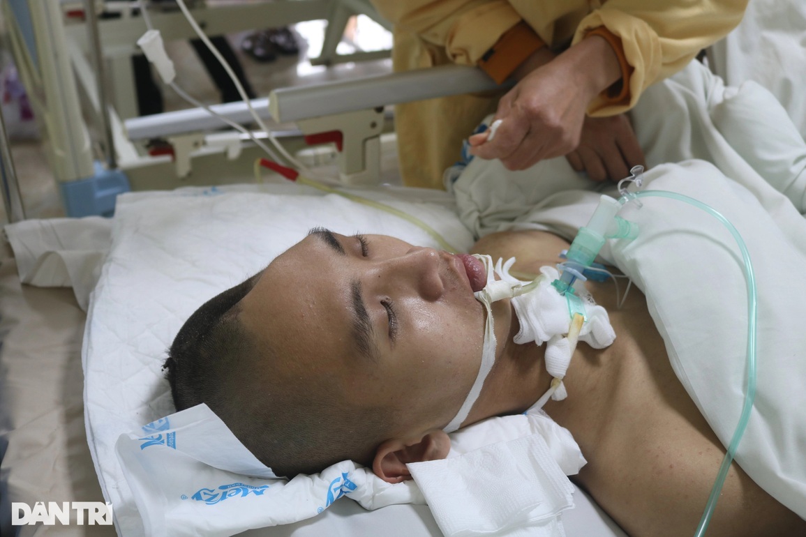 Mẹ cùng đường rồi, biết bán gì để cứu con đây! - 3 Mẹ cùng đường rồi, biết bán gì để cứu con đây! - 3