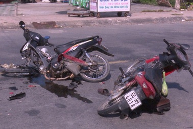 Say xỉn lái xe gây tai nạn, 3 người bị thương nặng
