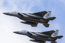 Tổng thống Mỹ lệnh tấn công đáp trả, không kích mục tiêu ở Syria