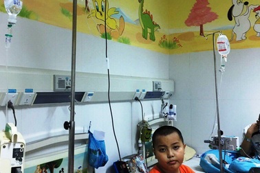 Cô giáo mầm non ngã quỵ trước cảnh con trai mắc bệnh ung thư máu