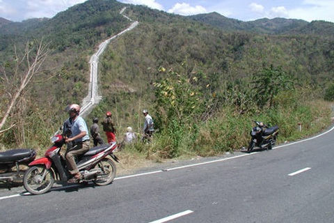 Kinh hoàng trên đỉnh đèo Lò Xo! 