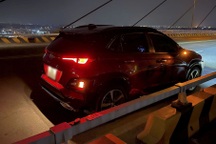 Tìm người bỏ lại ô tô trên trên cầu Bính, nghi nhảy sông tự tử