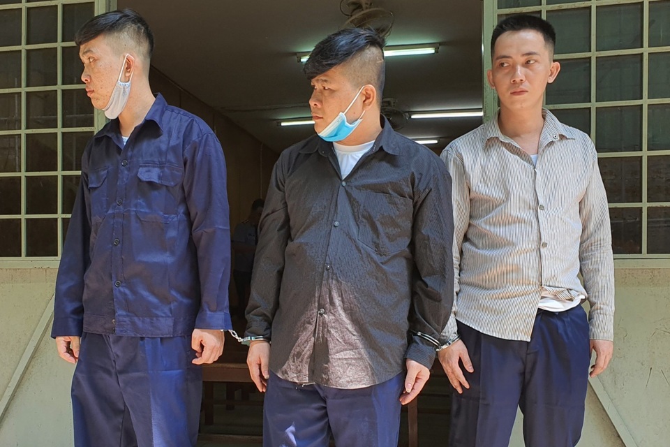 Thuê chung cư cao cấp để sử dụng ma túy và chế tạo quả nổ - 1 Thuê chung cư cao cấp để sử dụng ma túy và chế tạo quả nổ - 1