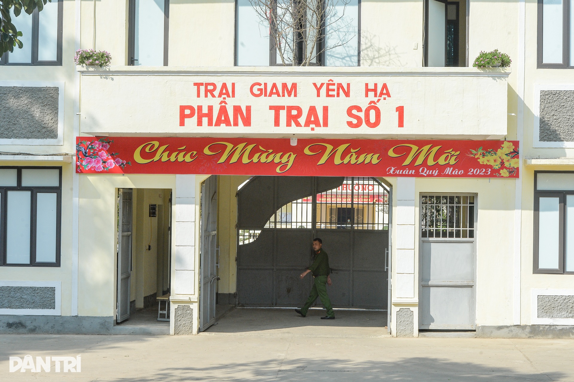 Lớp học đặc biệt của những học trò áo sọc ngày giáp Tết - 1