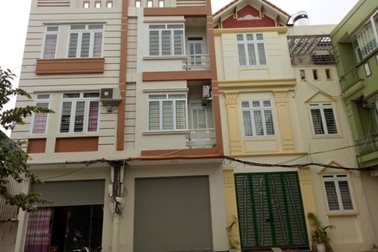 Vụ nhà 3 tầng "nuốt" cột điện: Di dời cột điện