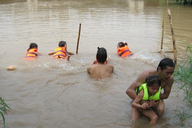 Một mùa nước nổi, 41 trẻ em chết đuối