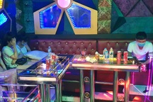 Phát hiện thêm một quán karaoke “bay lắc” giữa mùa dịch Covid-19