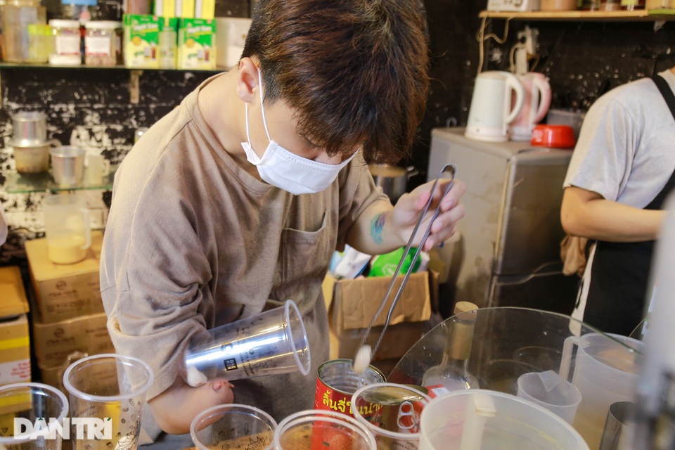 Chàng trai một tay mở quán trà sữa doanh thu 2 triệu đồng/ngày - 3 Chàng trai một tay mở quán trà sữa doanh thu 2 triệu đồng/ngày - 3