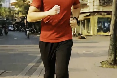 VĐV Phạm Tiến Sản tham gia tạo video AI từ Techcombank Marathon 2025