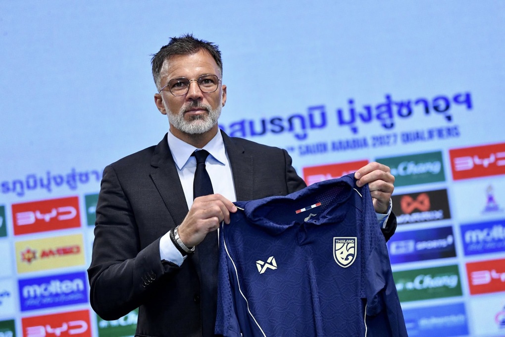 Tân HLV đội tuyển Thái Lan ra mắt, nói về mục tiêu World Cup - 1 Tân HLV đội tuyển Thái Lan ra mắt, nói về mục tiêu World Cup - 1