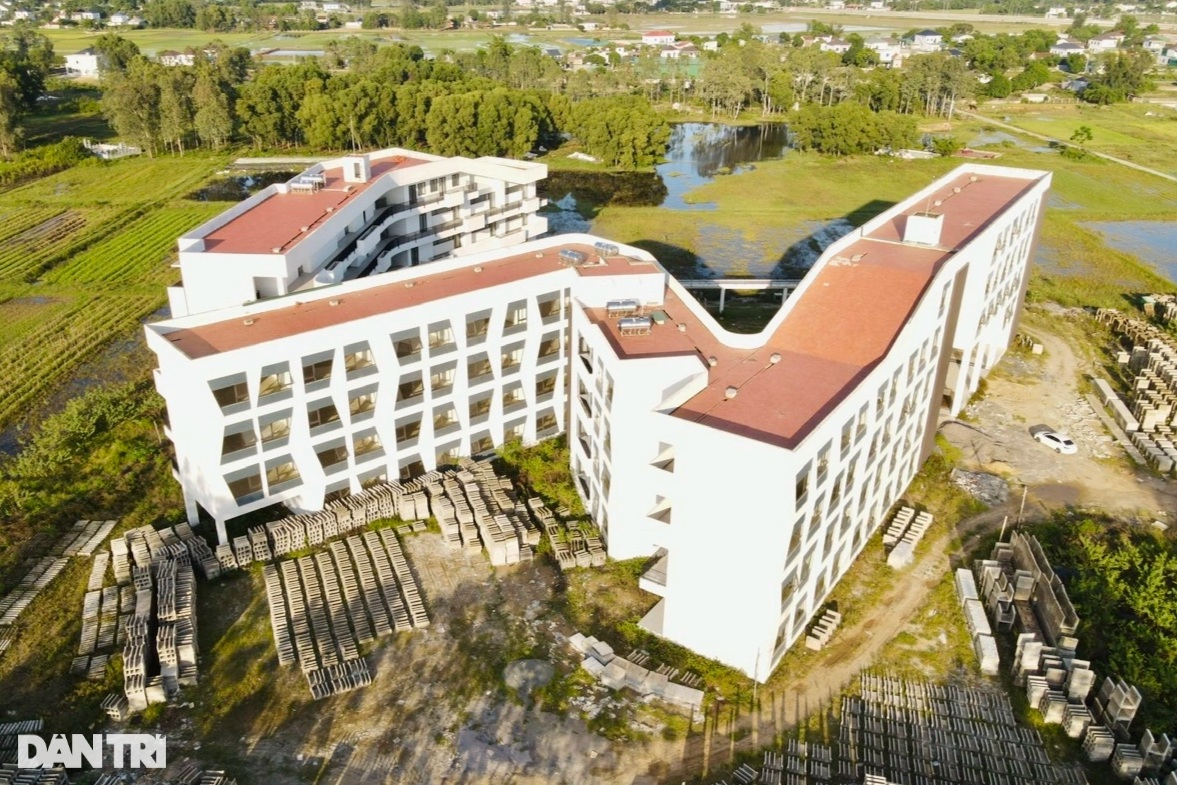 Det berømte spesialskoleprosjektet i Nghe An, som investerte nesten 100 milliarder VND, er forlatt - 11 Dự án trường chuyên nổi tiếng Nghệ An đã đầu tư gần 100 tỷ đồng bị bỏ không - 11