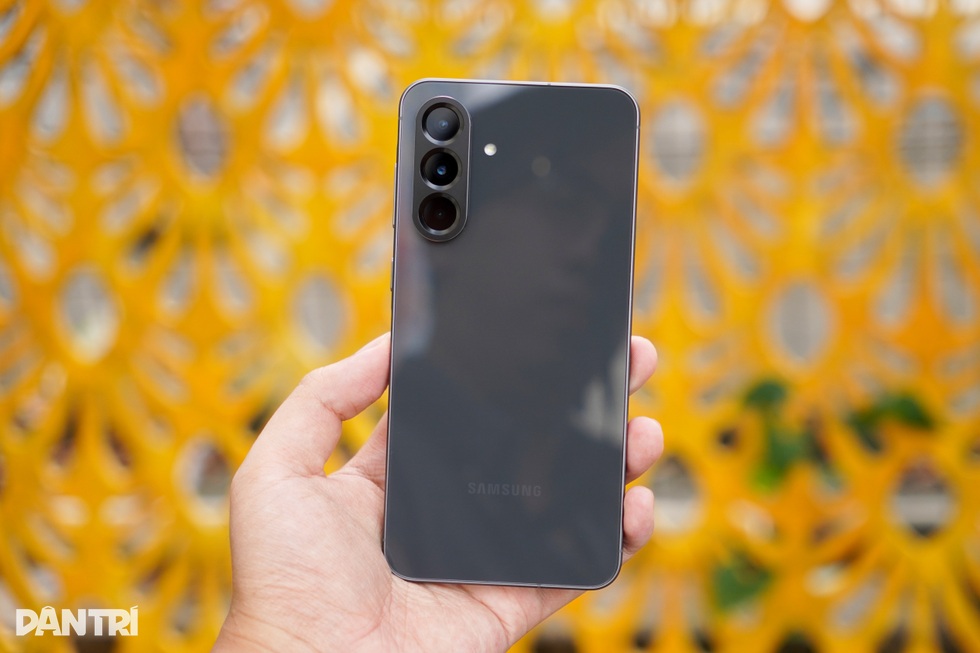 Đánh giá camera Galaxy A56 5G: Nhiều tính năng, hỗ trợ AI chỉnh sửa ảnh - 3 Đánh giá camera Galaxy A56 5G: Nhiều tính năng, hỗ trợ AI chỉnh sửa ảnh - 3