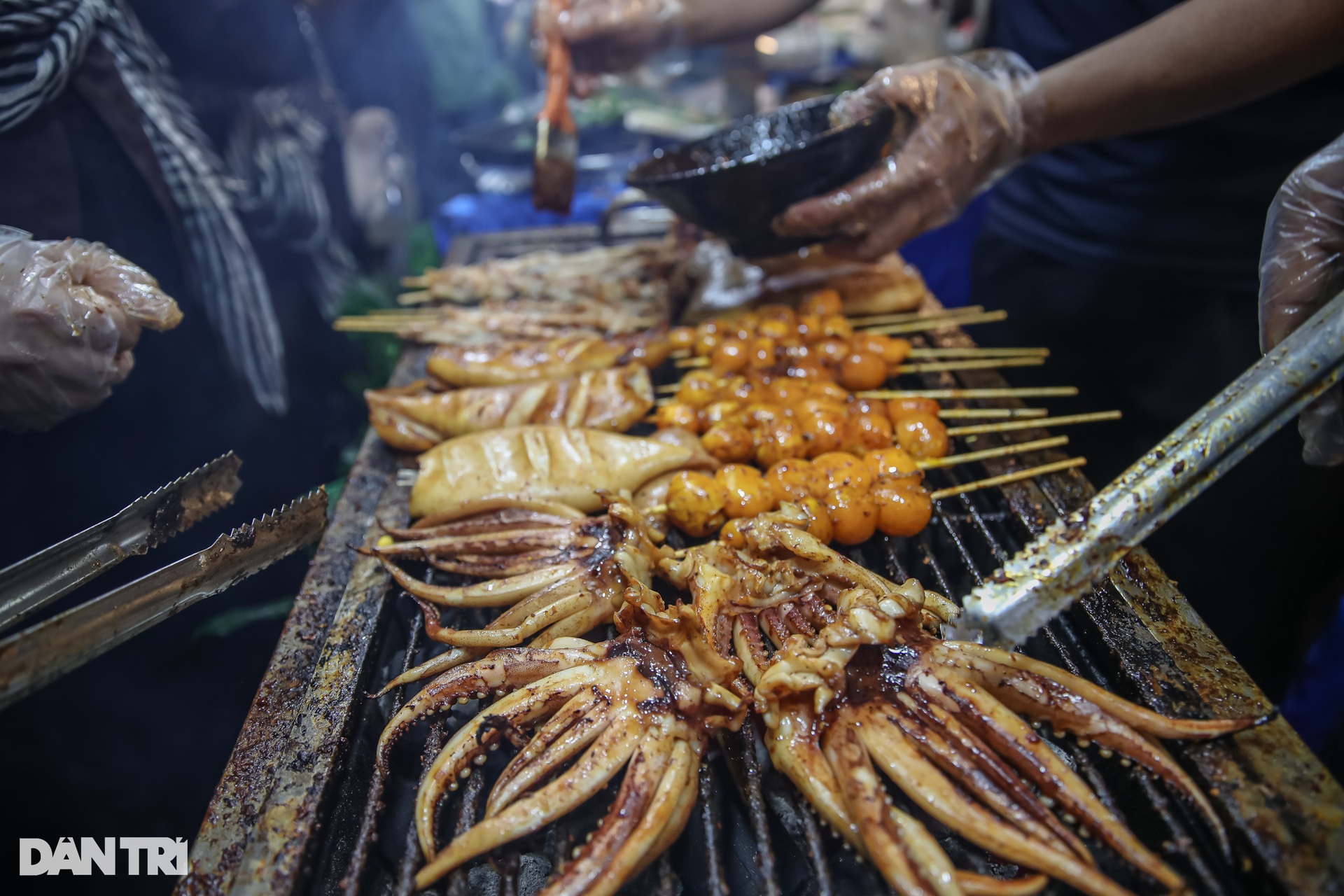 Người dân TPHCM chen chật kín tại không gian ẩm thực Lễ hội Sông nước - 7 Người dân TPHCM chen chật kín tại không gian ẩm thực Lễ hội Sông nước - 7
